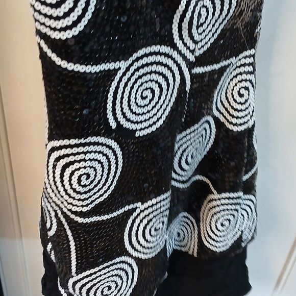 Black and White Swirl Halter Dress - Picture 8 of 8